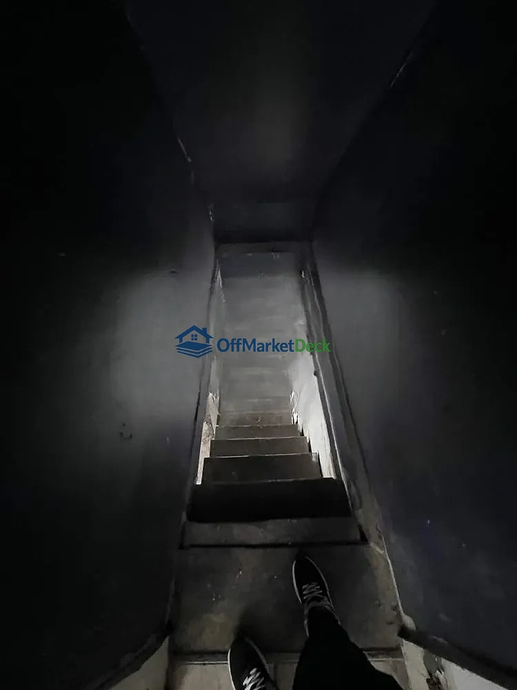 Off-market house in Cleveland, Ohio — 2 beds, 1 bath, $75,000 — photo 5 of 8