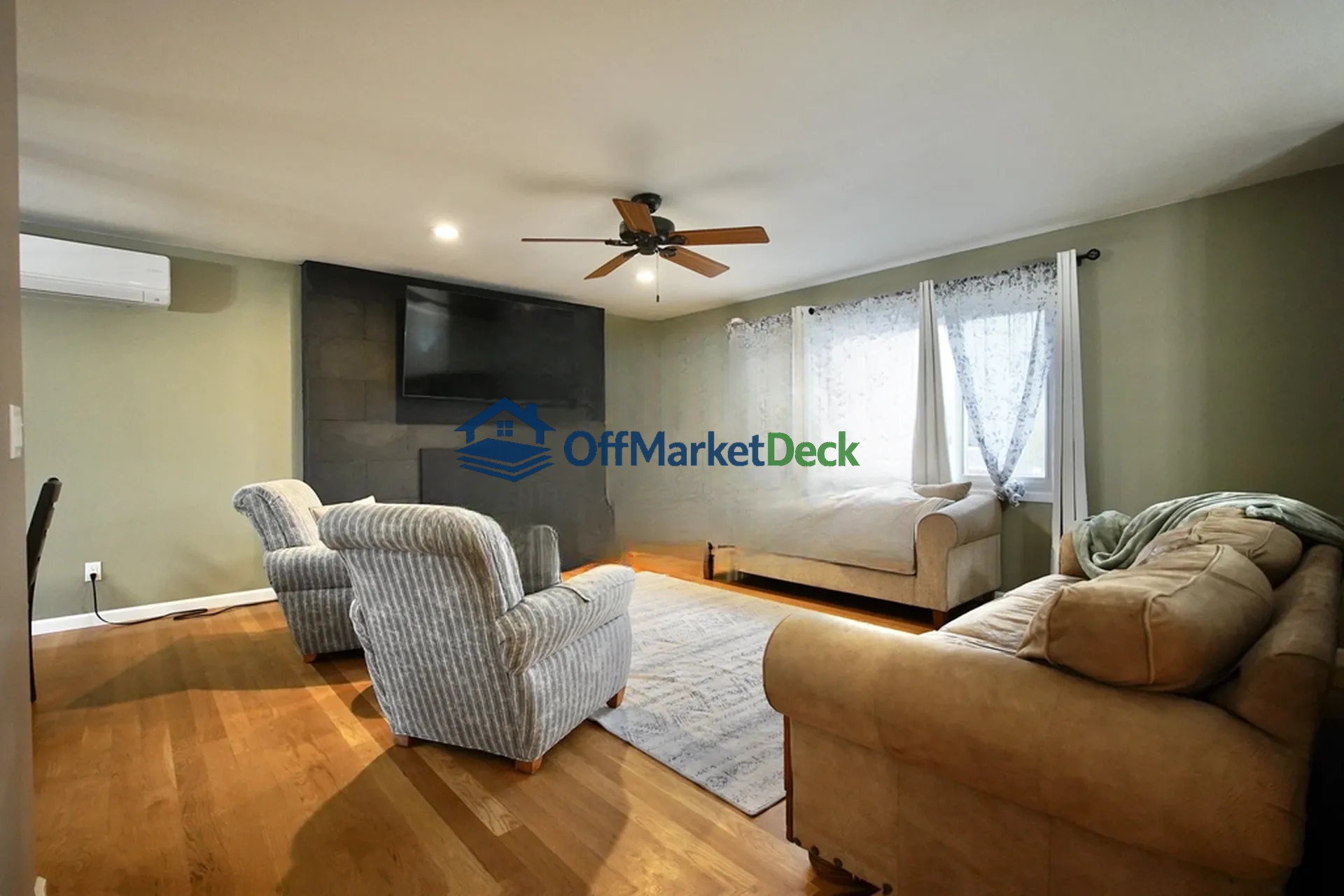 Off-market house in Casper, Wyoming — 3 beds, 2.5 baths, $400,000 — photo 7 of 8