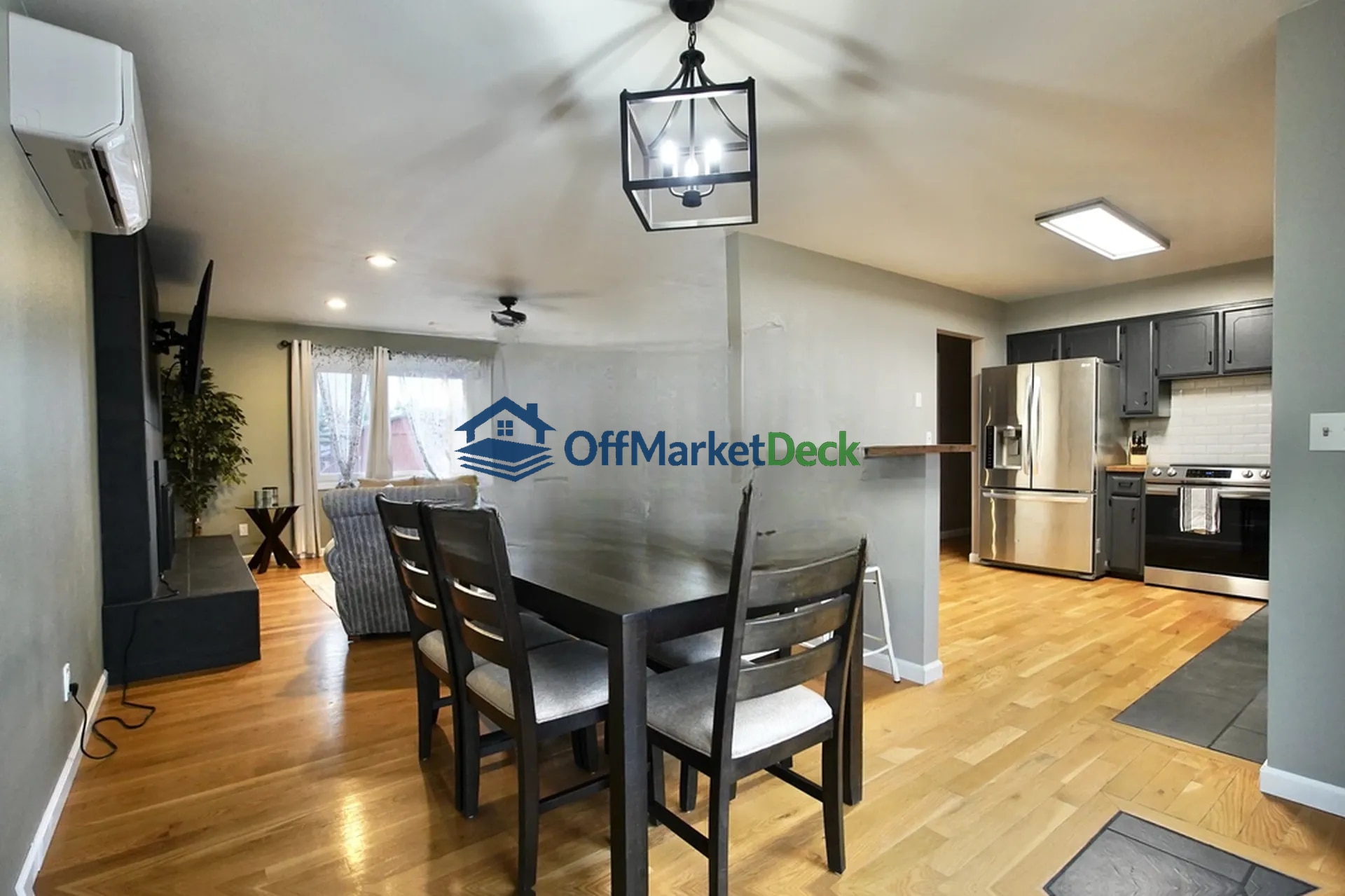 Off-market house in Casper, Wyoming — 3 beds, 2.5 baths, $400,000 — photo 6 of 8