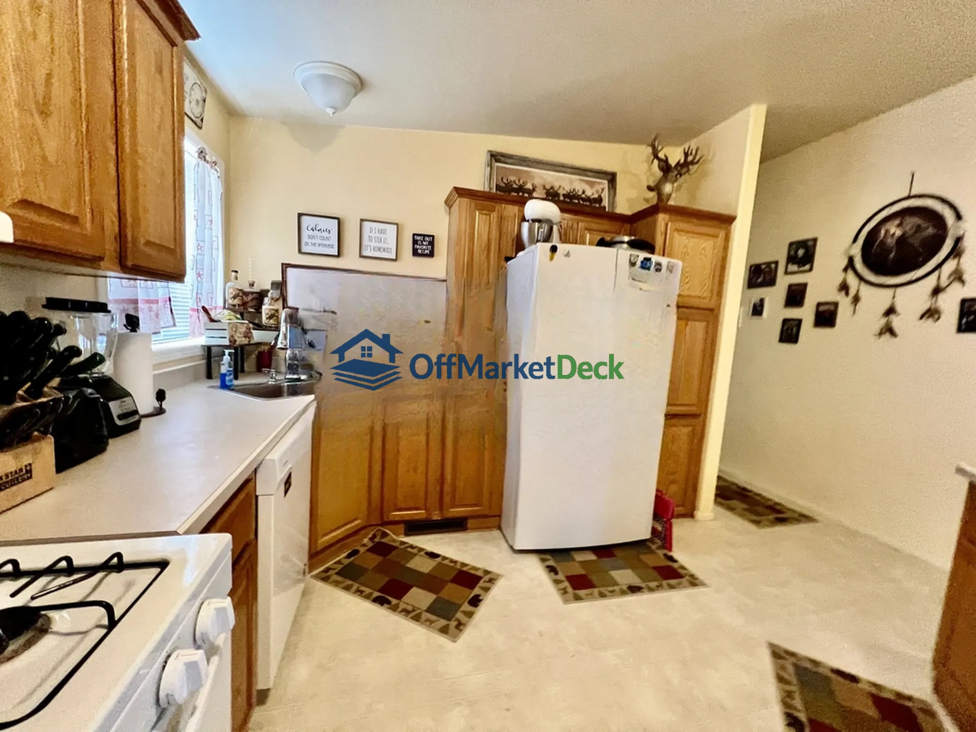 Off-market house in Evansville, Wyoming — 3 beds, 2 baths, $410,000 — photo 5 of 8