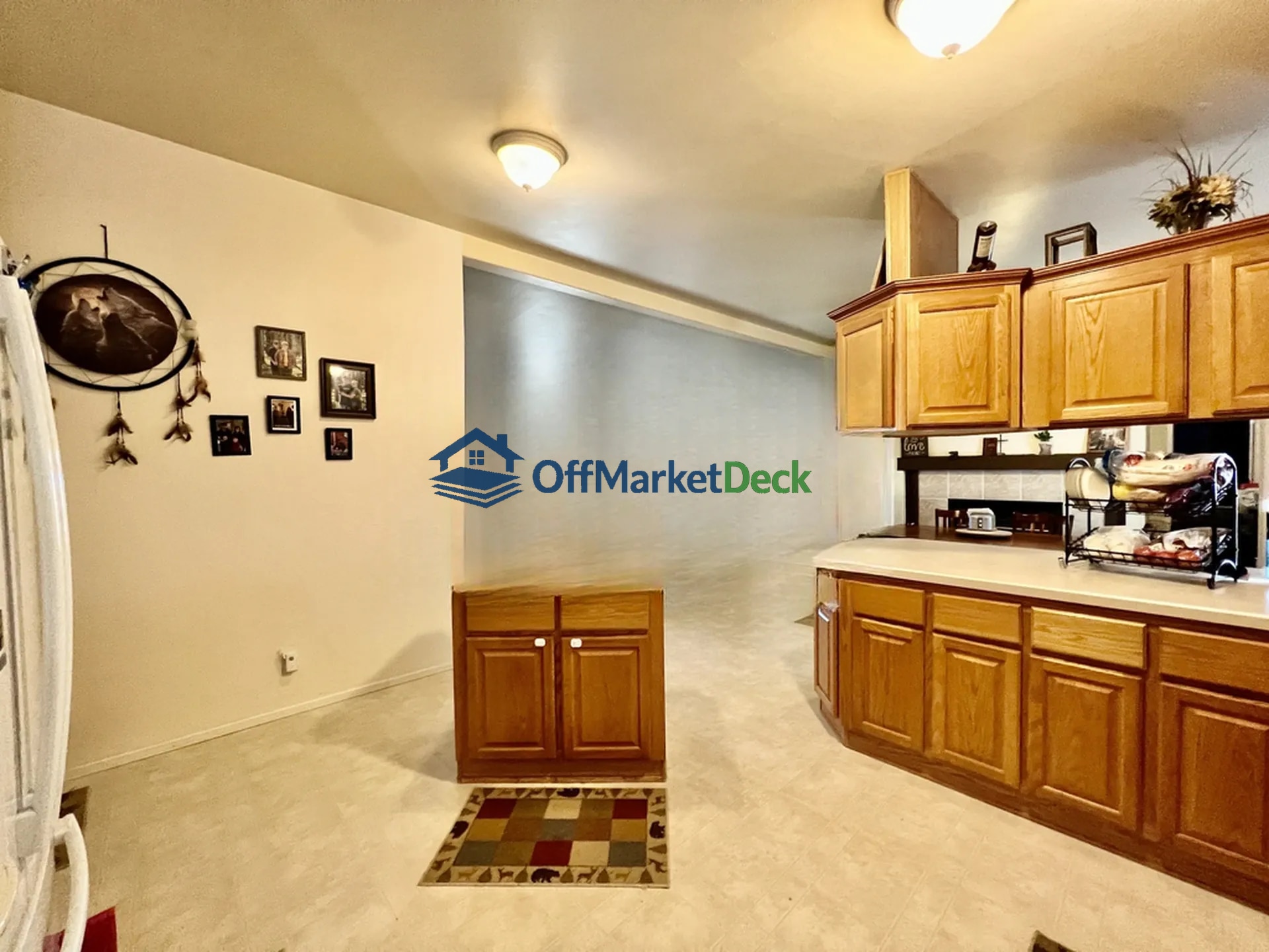 Off-market house in Evansville, Wyoming — 3 beds, 2 baths, $410,000 — photo 3 of 8