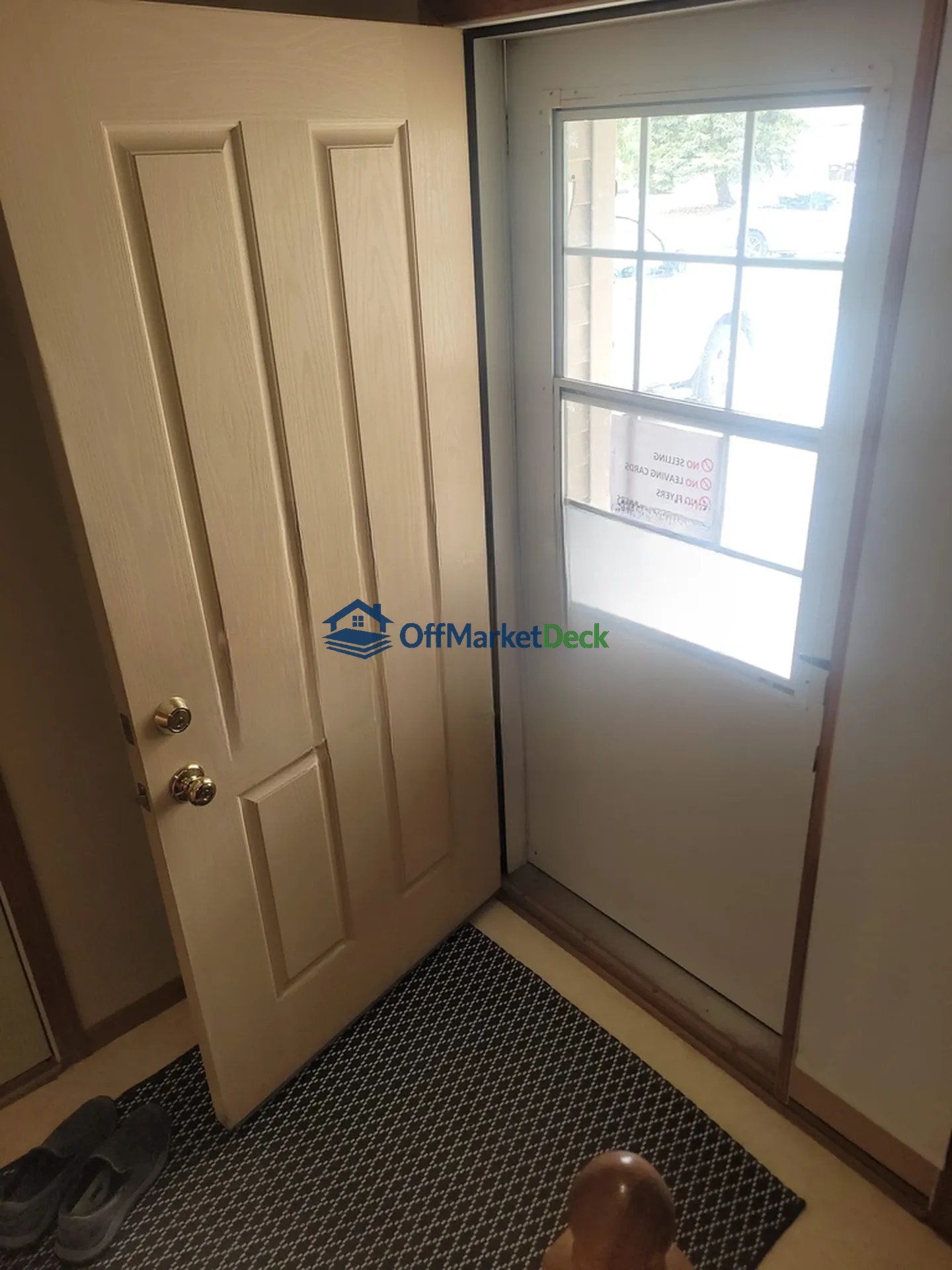 Off-market house in Cottage Grove, Minnesota — 4 beds, 2 baths, $380,000 — photo 4 of 8