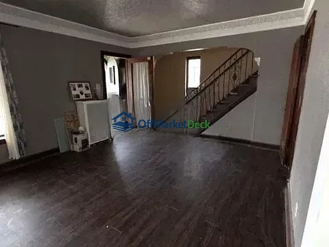 Off-market house in Detroit, Michigan — 3 beds, 2 baths, $185,900 — photo 2 of 4