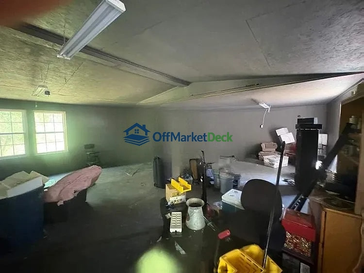 Off-market house in Burgaw, North Carolina — 3 beds, 2 baths, $60,000 — photo 3 of 8