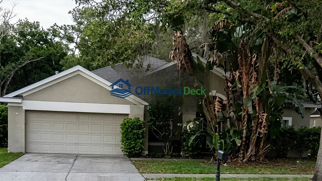 Off-market house in Valrico, Florida — 4 beds, 2 baths, $384,900 — photo 3 of 3