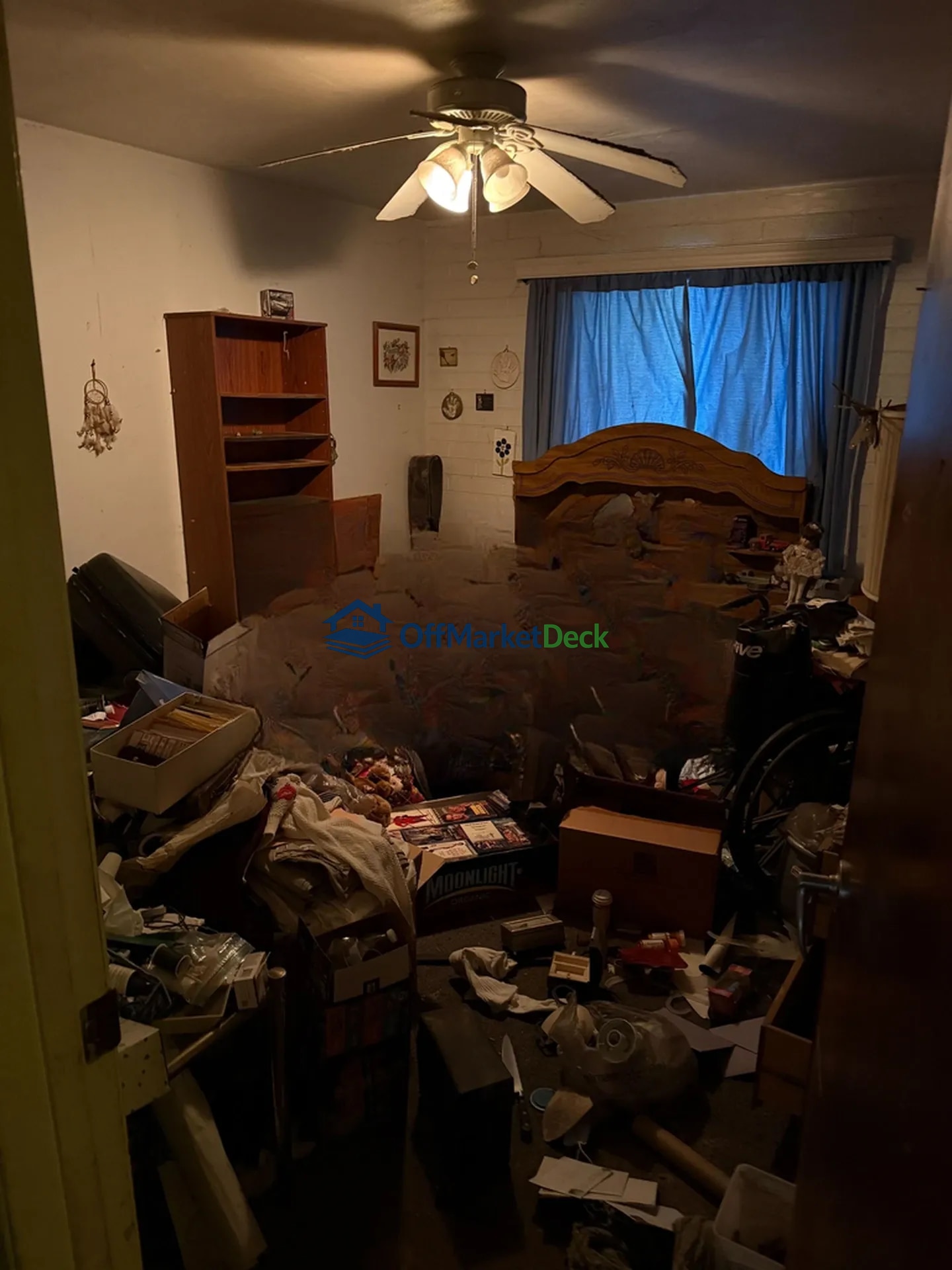 Off-market house in Phoenix, Arizona — 3 beds, 2 baths, $234,990 — photo 8 of 8