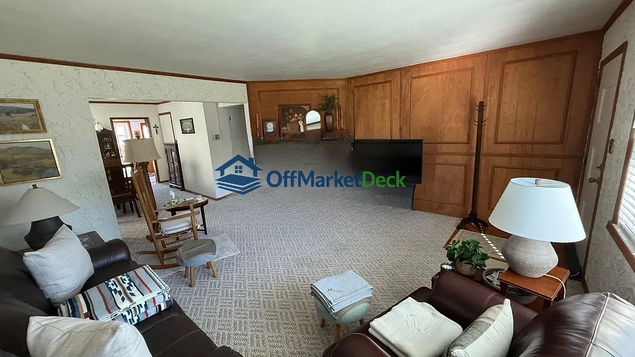 Off-market house in St. Louis, Missouri — 2 beds, 2 baths, $199,900 — photo 7 of 8