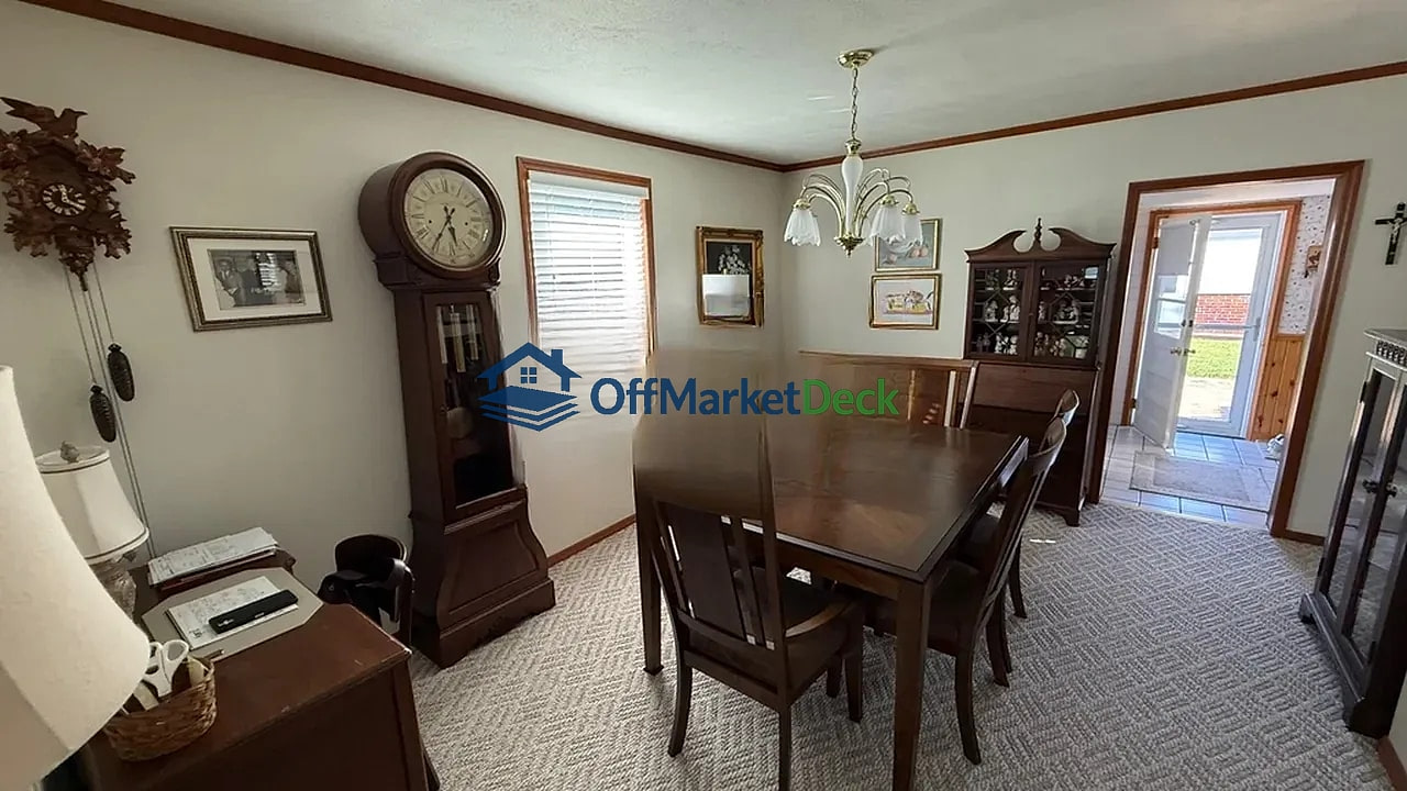 Off-market house in St. Louis, Missouri — 2 beds, 2 baths, $199,900 — photo 8 of 8