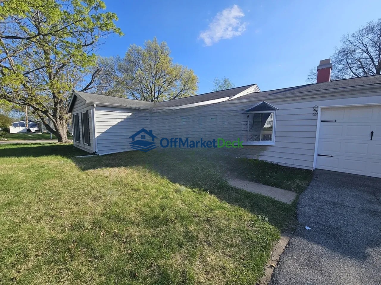 Off-market house in St. Louis, Missouri — 3 beds, 1 bath, $174,900 — photo 4 of 8