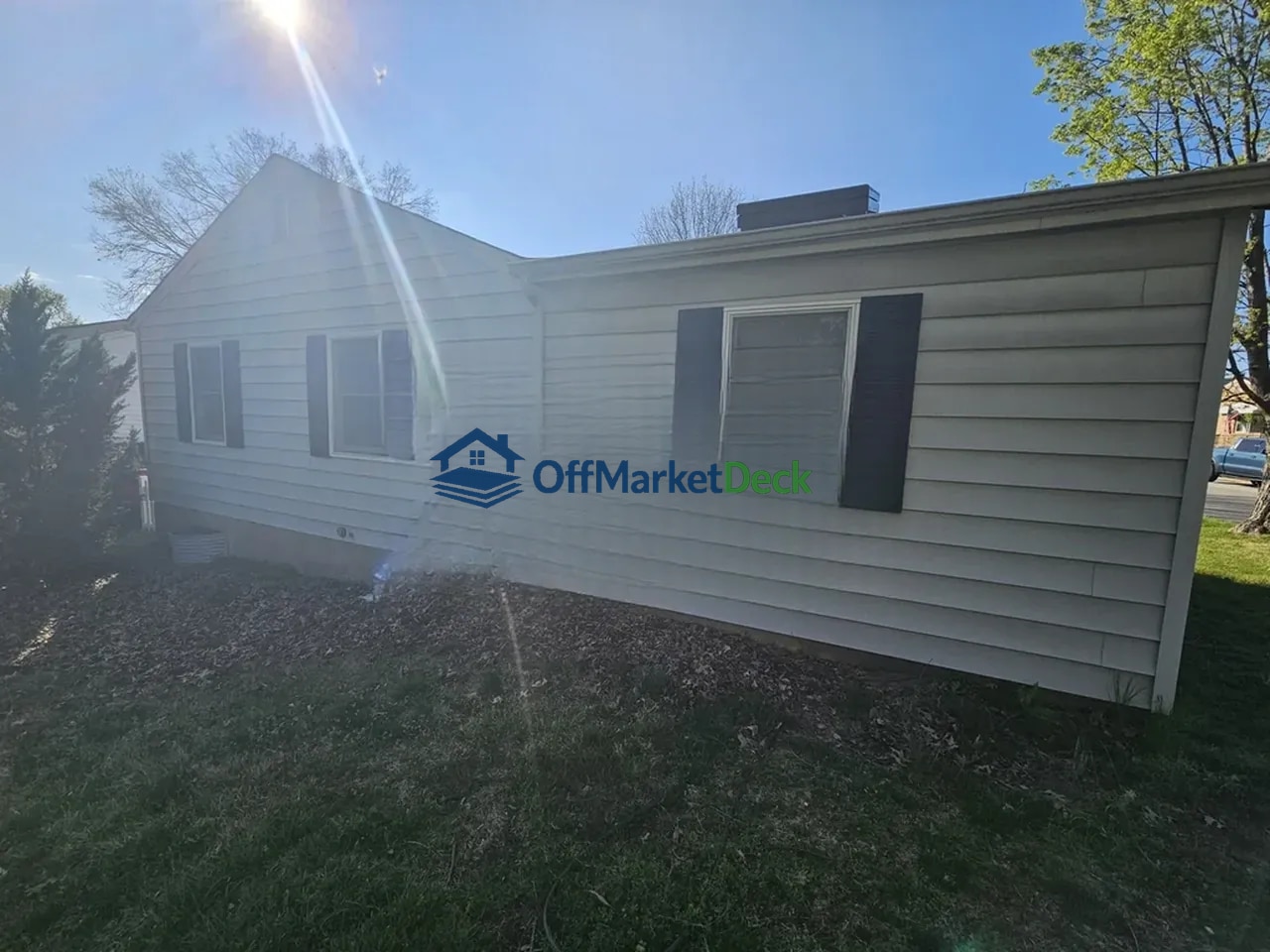 Off-market house in St. Louis, Missouri — 3 beds, 1 bath, $174,900 — photo 2 of 8