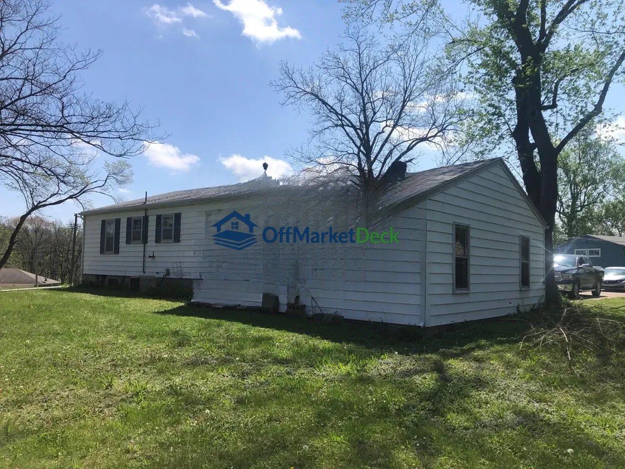 Off-market house in Kansas City, Missouri — 3 beds, 1.5 baths, $154,900 — photo 5 of 8