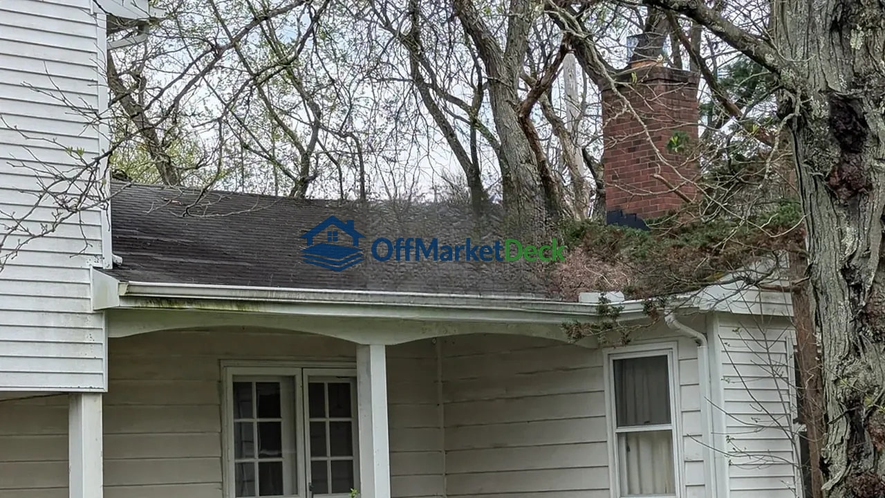 Off-market house in Solon, Ohio — 3 beds, 1.5 baths, $164,900 — photo 6 of 8