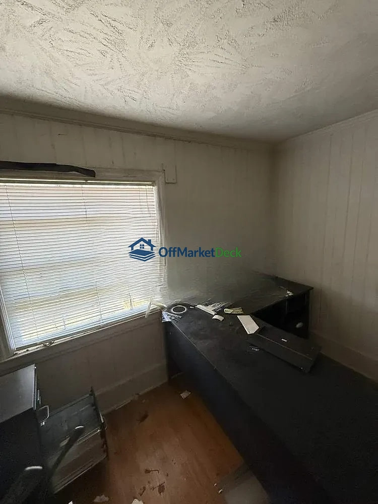 Off-market house in Macon, Georgia — 3 beds, 2 baths, $117,400 — photo 3 of 8