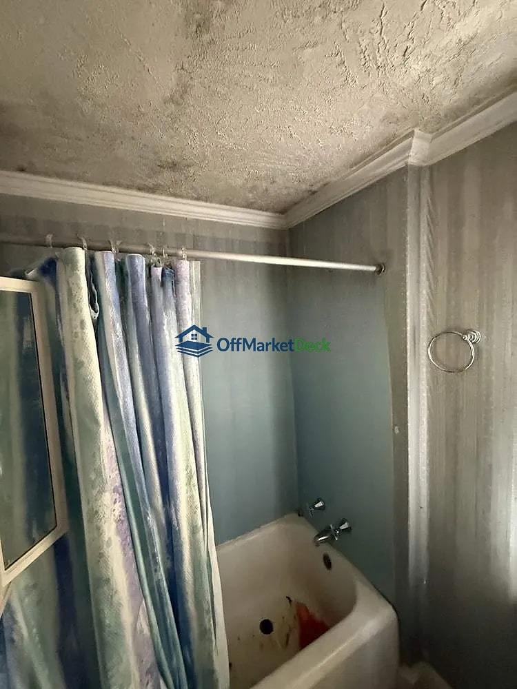 Off-market house in Macon, Georgia — 3 beds, 2 baths, $117,400 — photo 5 of 8