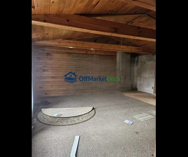 Off-market house in Brant Lake, New York — 2 beds, 1 bath, $125,000 — photo 6 of 8