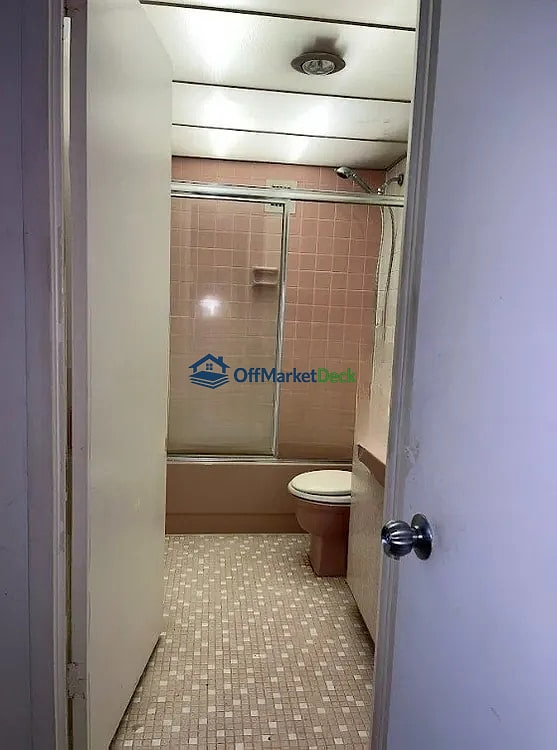 Off-market condo in Wynnewood, Pennsylvania — 2 beds, 2 baths, $175,000 — photo 6 of 8