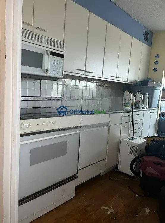 Off-market condo in Wynnewood, Pennsylvania — 2 beds, 2 baths, $175,000 — photo 5 of 8