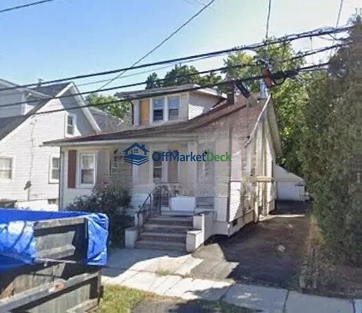 Off-market duplex in Hillside, New Jersey — 3 beds, 3 baths, $489,000 - Blurred background Image