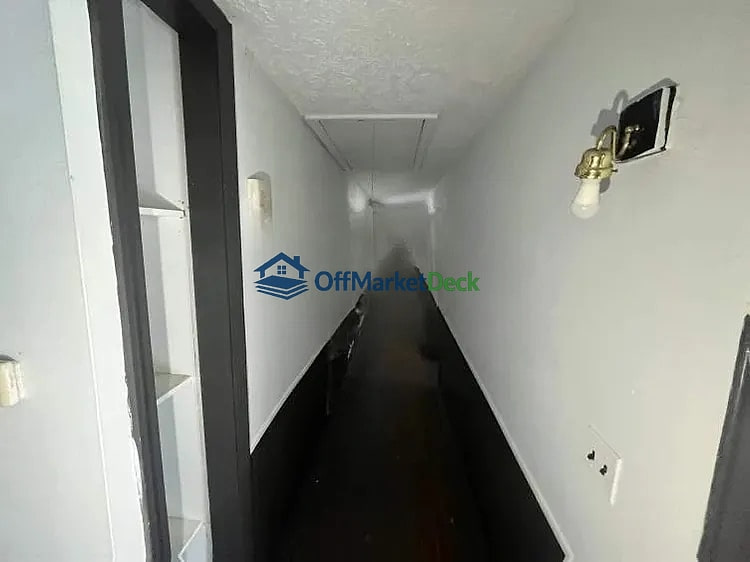 Off-market house in Bristol, Tennessee — 3 beds, 1 bath, $103,000 — photo 8 of 8