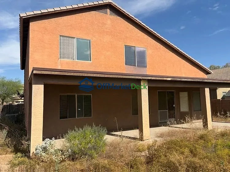 Off-market house in Phoenix, Arizona — 4 beds, 2.5 baths, $345,000 — photo 8 of 8