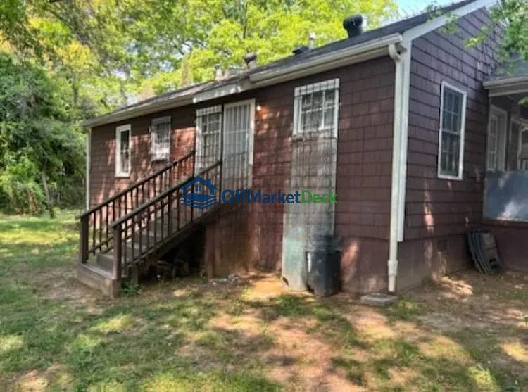 Off-market house in Atlanta, Georgia — 2 beds, 1 bath, $150,000 — photo 3 of 8