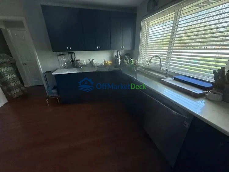 Off-market house in Indianapolis, Indiana — 3 beds, 1 bath, $194,990 — photo 4 of 8