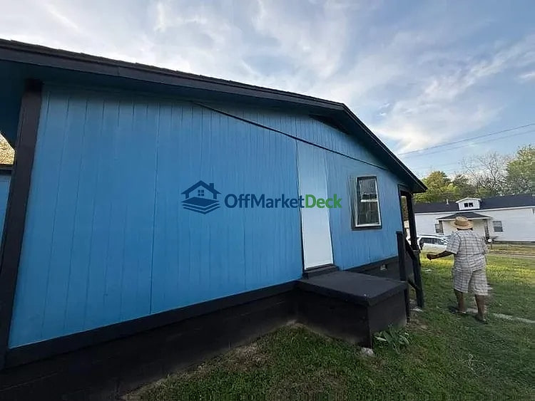 Off-market house in Brownsville, Tennessee — 2 beds, 1 bath, $64,400 — photo 6 of 8