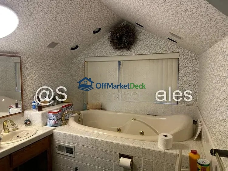 Off-market house in Stockton, California — 2 beds, 2 baths, $295,000 — photo 8 of 8
