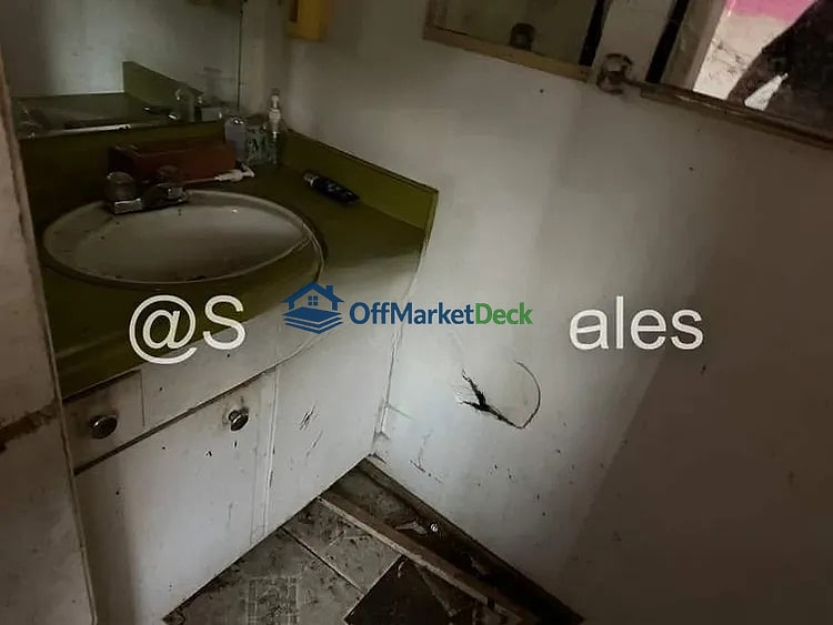 Off-market house in Stockton, California — 3 beds, 1.5 baths, $195,000 — photo 2 of 8