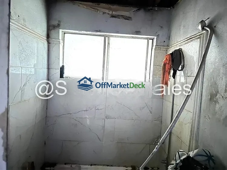 Off-market house in Stockton, California — 3 beds, 1.5 baths, $195,000 — photo 4 of 8