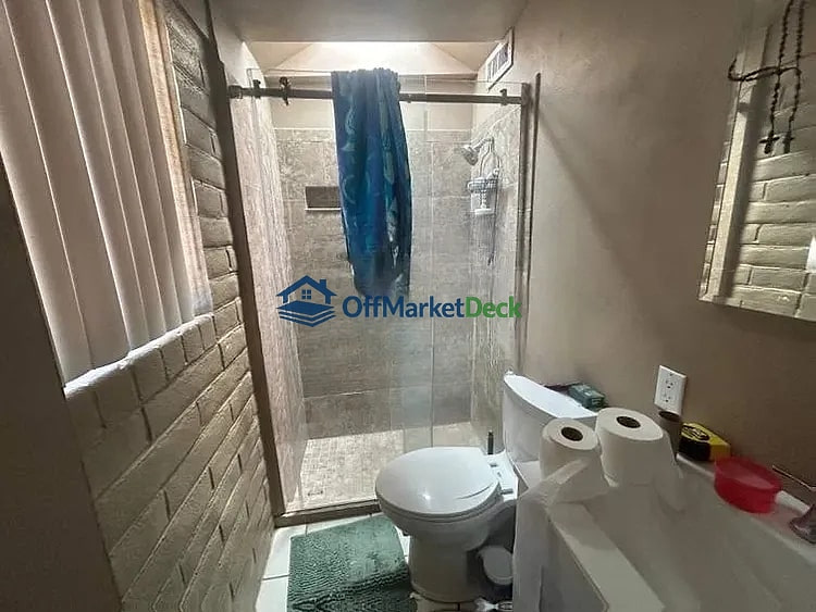 Off-market house in Tucson, Arizona — 4 beds, 1.5 baths, $295,000 — photo 4 of 8