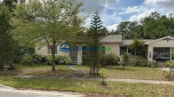 Off-market house in Maitland, Florida — 2 beds, 2 baths, $517,900 — photo 2 of 3