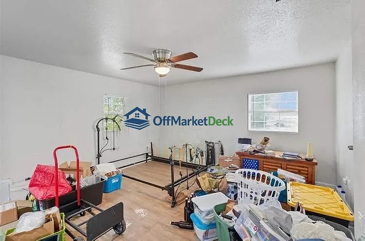 Off-market house in Emory, Texas — 3 beds, 2 baths, $40,000 — photo 7 of 8