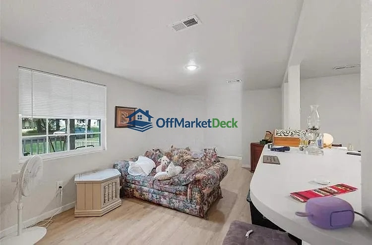 Off-market house in Emory, Texas — 3 beds, 2 baths, $40,000 — photo 2 of 8