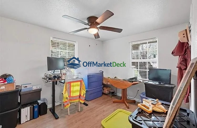 Off-market house in Emory, Texas — 3 beds, 2 baths, $40,000 — photo 6 of 8