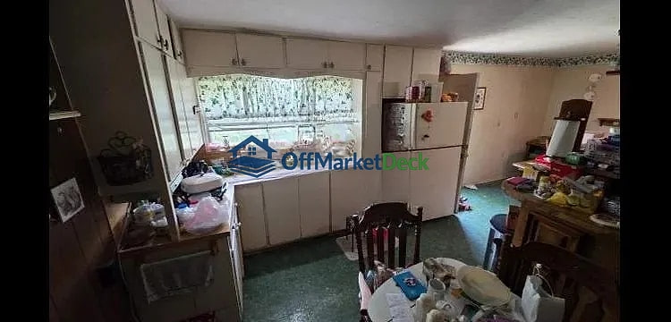 Off-market house in Baytown, Texas — 3 beds, 1 bath, $119,000 — photo 6 of 8
