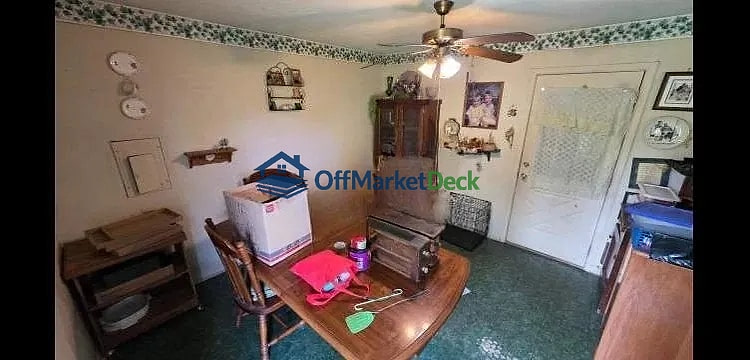Off-market house in Baytown, Texas — 3 beds, 1 bath, $119,000 — photo 3 of 8