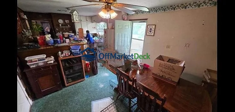 Off-market house in Baytown, Texas — 3 beds, 1 bath, $119,000 — photo 4 of 8