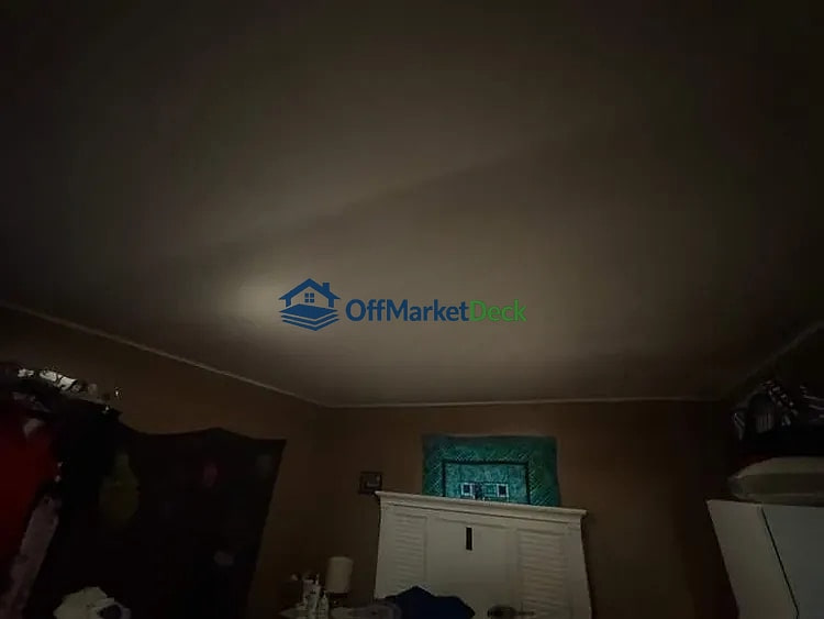 Off-market house in Mobile, Alabama — 2 beds, 1 bath, $79,000 — photo 6 of 8