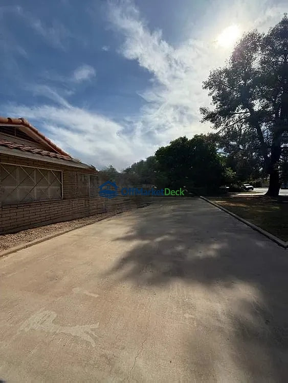 Off-market house in Phoenix, Arizona — 4 beds, 3 baths, $1,400,000 — photo 4 of 8