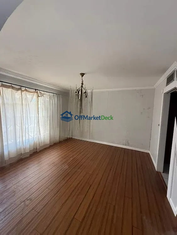 Off-market house in Phoenix, Arizona — 4 beds, 3 baths, $1,400,000 — photo 5 of 8