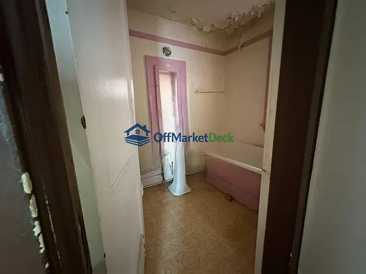 Off-market house in Cleveland, Ohio — 3 beds, 1 bath, $65,000 — photo 3 of 8