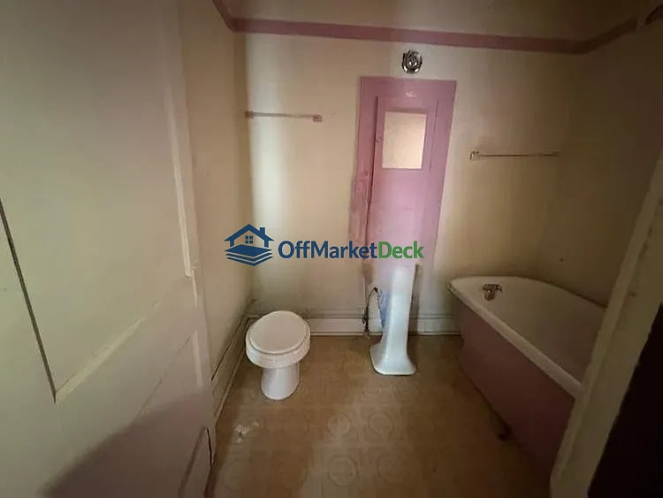 Off-market house in Cleveland, Ohio — 3 beds, 1 bath, $65,000 — photo 7 of 8