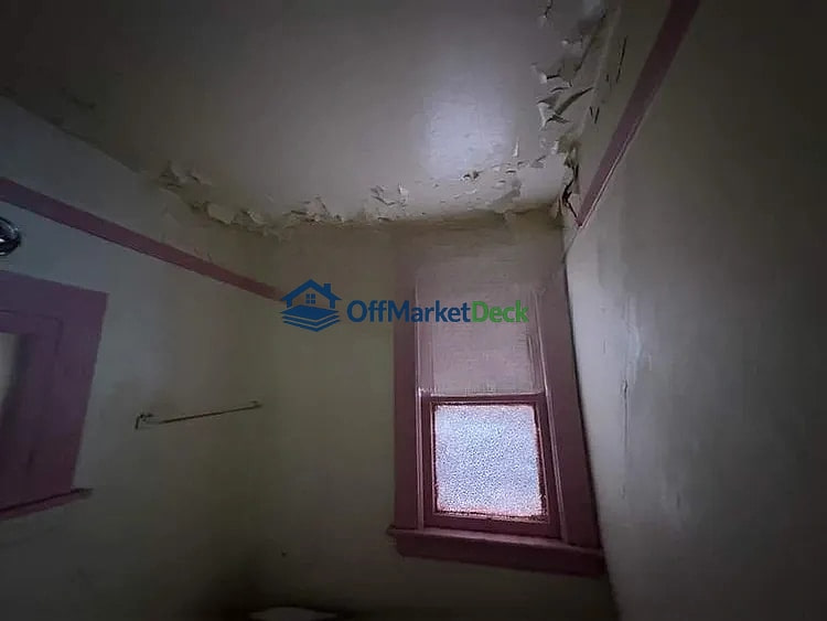 Off-market house in Cleveland, Ohio — 3 beds, 1 bath, $65,000 — photo 5 of 8