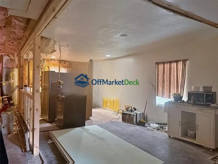 Off-market house in Houston, Texas — 2 beds, 1 bath, $69,900 — photo 8 of 8