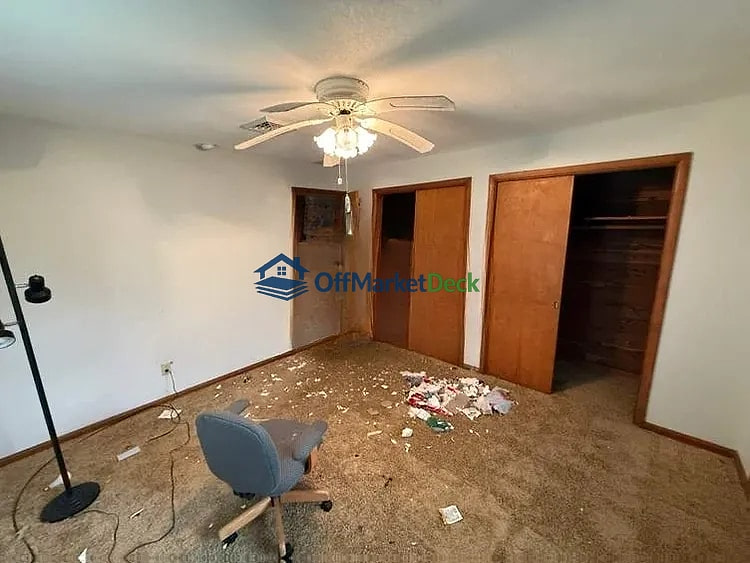 Off-market house in Anderson, Indiana — 2 beds, 1 bath, $63,500 — photo 7 of 8