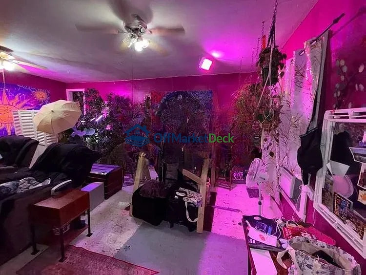 Off-market house in Mulberry, Indiana — 3 beds, 2 baths, $165,000 — photo 6 of 8