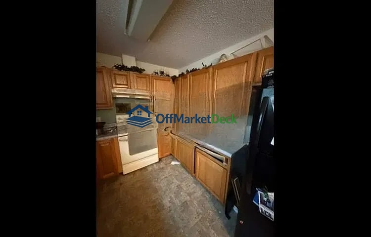 Off-market house in Sanford, North Carolina — 4 beds, 2 baths, $132,500 — photo 7 of 8