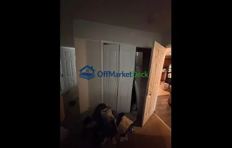 Off-market house in Sanford, North Carolina — 4 beds, 2 baths, $132,500 — photo 3 of 8