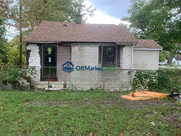 Off-market house in Detroit, Michigan — 1 bed, 1 bath, $11,000 — photo 3 of 8